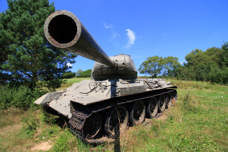 plant, sky, nature, armored tank, grass, military, field, tree, armed forces, 4K, conflict, the war, slovakia, no people, army, government, t-34, fighting