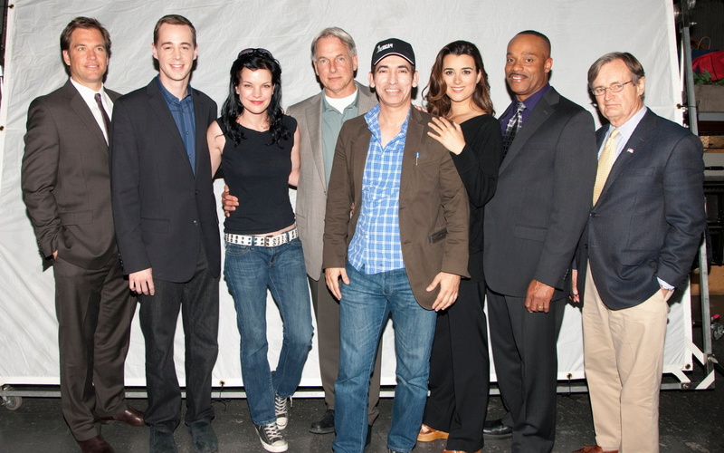 Rocky Carroll, Leroy Jethro Gibbs, men, white collar worker, smiling, teamwork, Pauley Perrette, TV Show, males, businessman, Cote De Pablo, cooperation
