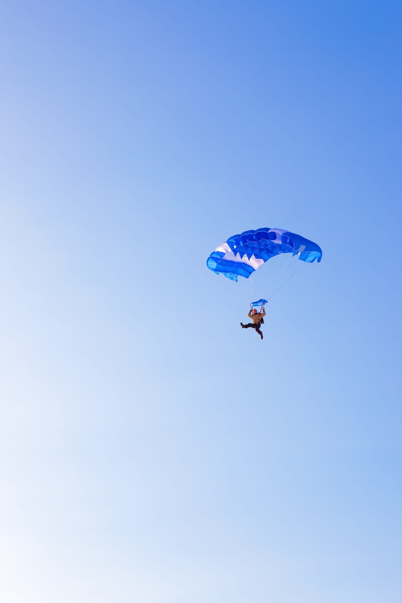exhilaration, mid-air, parachutist, falling, men, fly, freedom, nature, blue, flyer, copy space, lifestyles, extreme sports, jumping, skydiving, extreme