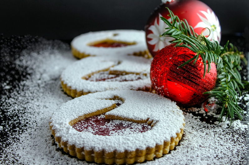 sweet food, sugar, christmas baking, powdered sugar, dessert, baked goods, baubles, christmas cookies, christmas, advent, filled with jam, red balls, christmas time