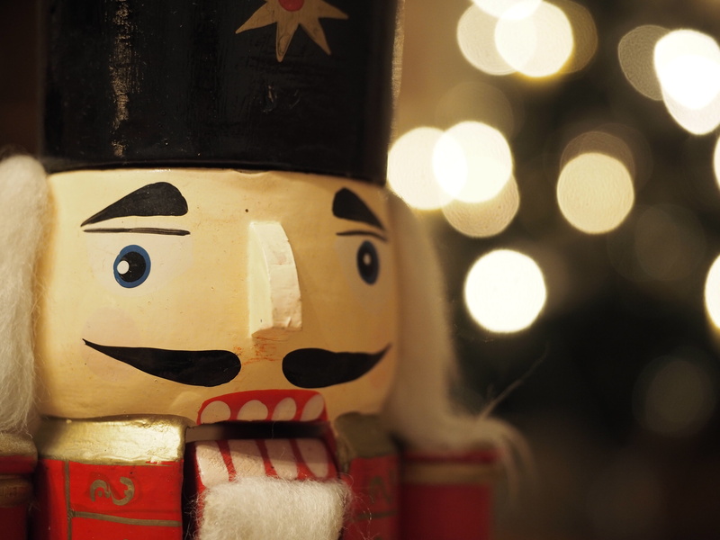 christmas ornaments, disguise, x mas, nutcracker, no people, single object, representation, 4K, close-up, lens flare, toy, christmas, photo, indoors, advent