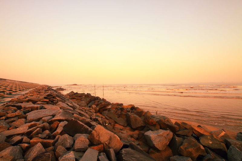 sunset, tranquil scene, pebble, no people, solid, 5K, beauty in nature, tranquility, nature, beach, horizon, copy space, moisture provide, coast, sky