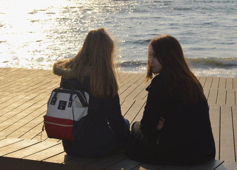 teenager, bonding, real people, twosome, beach, sea, relationship, seashore, hairstyle, girls, girlfriends, water, positive emotion, two people, people