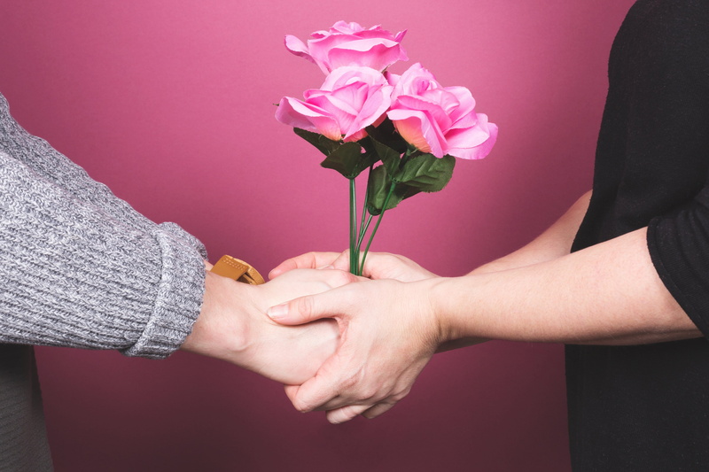 women, bouquet, togetherness, hand, plant, adult, positive emotion, indoors, freshness, Love, two people, gift, Gifts, flower arrangement, Couple, men