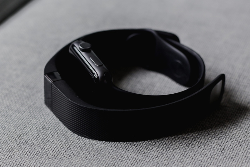 fit bit, barranco district, smartband, 4K, indoors, fitbit, absence, selective focus, watch, apple watch, open, technology, metal, studio shot, black color