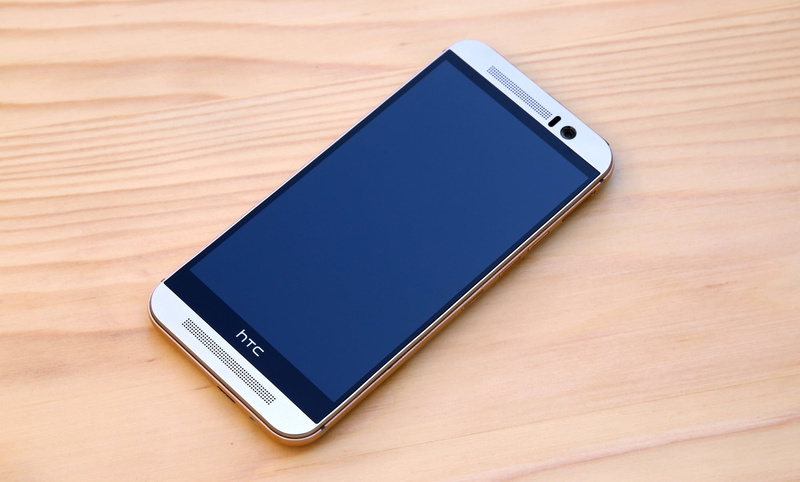 m, connection, smartphone, screen, telephone, high angle view, turned, phone, smart Phone, wood - material, mobile, htc one m8, htc one, single object