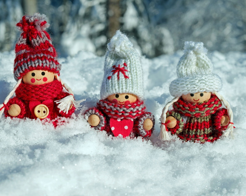 snowman, figures, leisure, cold, snow, doll figures, sweet, glove, holiday, nature, three, mitten, no people, christmas decoration, snowing, wooden figures