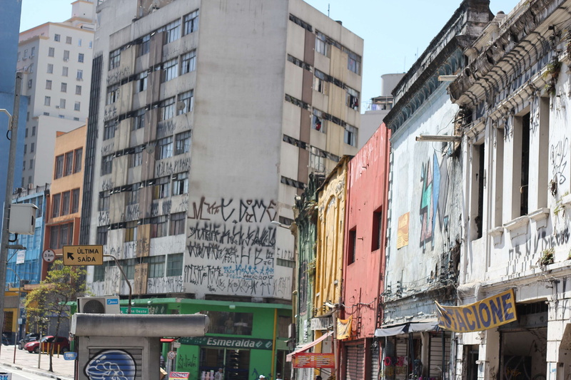 edifice, residential district, building exterior, 4K, architecture, sp, caligraphy, outdoors, street art, brazil, nature, city life, apartment, sky, city