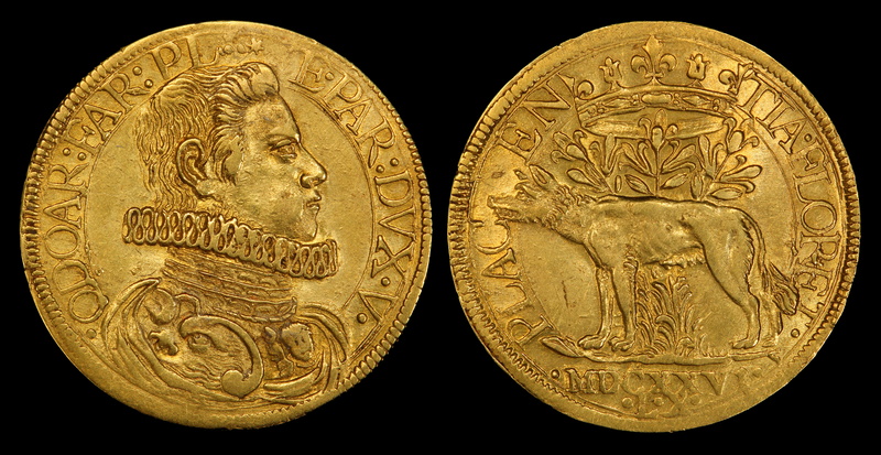 wealth, gold colored, farnese, art and craft, indoors, two objects, human representation, no people, Italy, Odoardo Farnese, metal, finance, Doppie, studio shot
