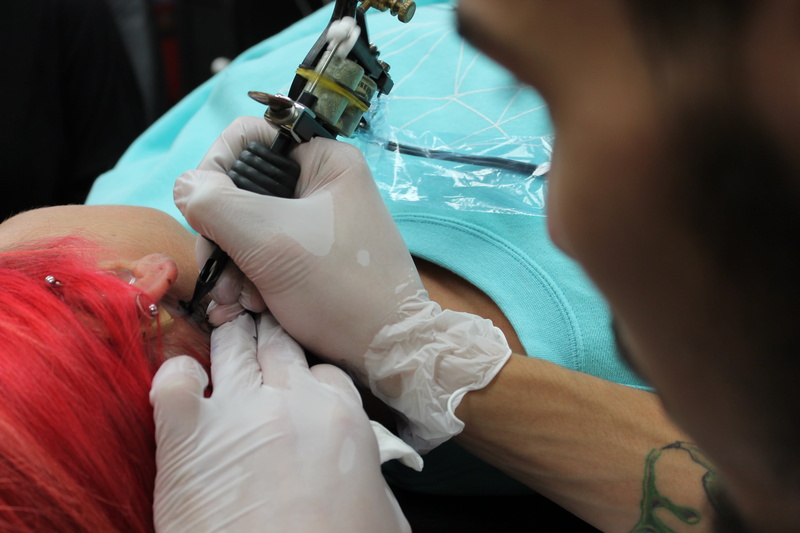 color, men, female, tattoo gun, 4K, young, mid adult, tattoo, occupation, piercing, womanneck, surgical glove, hair, young adult, headshot, injecting
