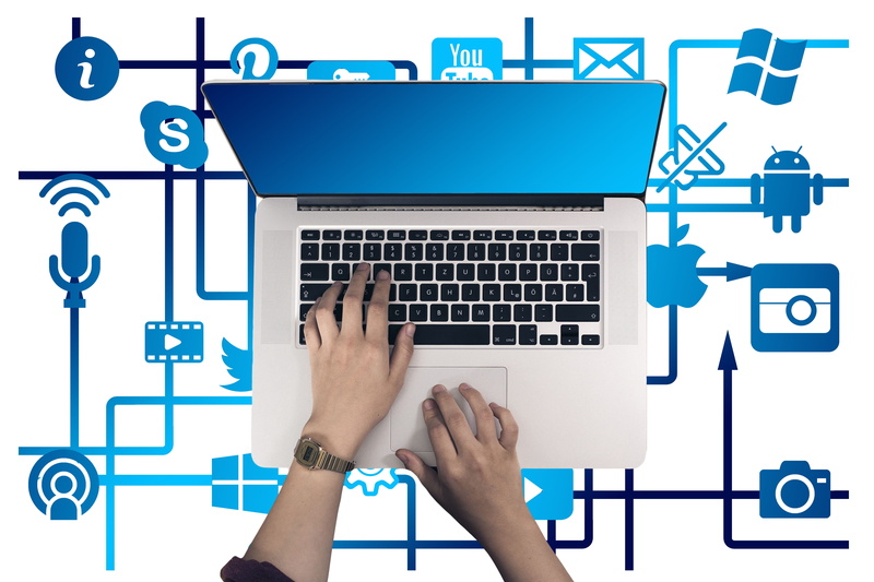 macbook, media, social media, keyboard, adult, computer, communication, person, social networking, real people, hand, using, internet, computer equipment