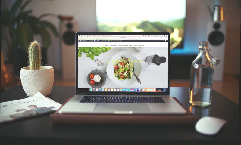 smart phone, wireless technology, water, connection, macbook, showing, lifestyle, vegetable, workspace, plant, indoors, powered, apple, computer, business