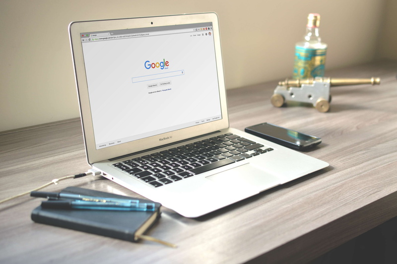 technology, indoors, 4K, google, workspace, desk, website, no people, macbook, wood - material, smartphone, laptop, table, computer, searching, notebook