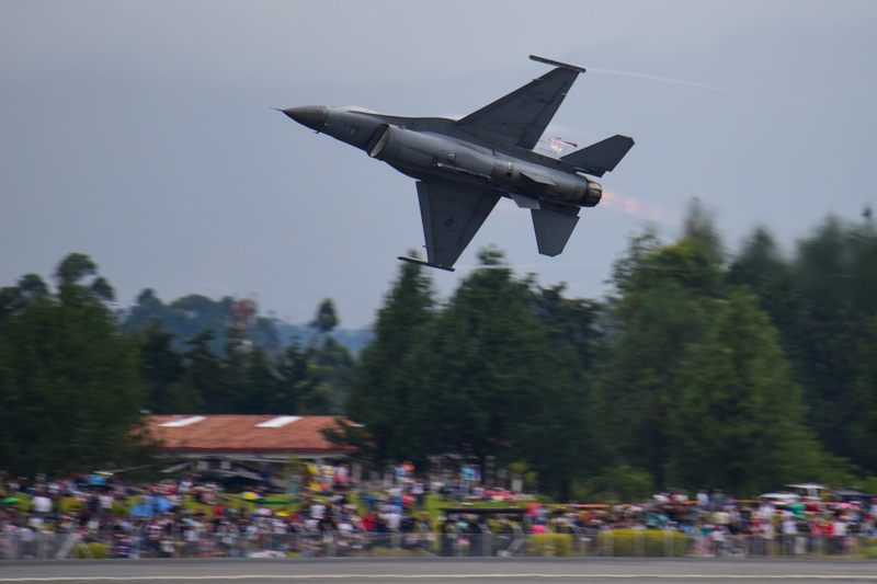 military, 2K, sky, on the move, aerospace industry, demonstration team, airplane, motion, transportation, day, army, flying, usaf, military airplane, f-16
