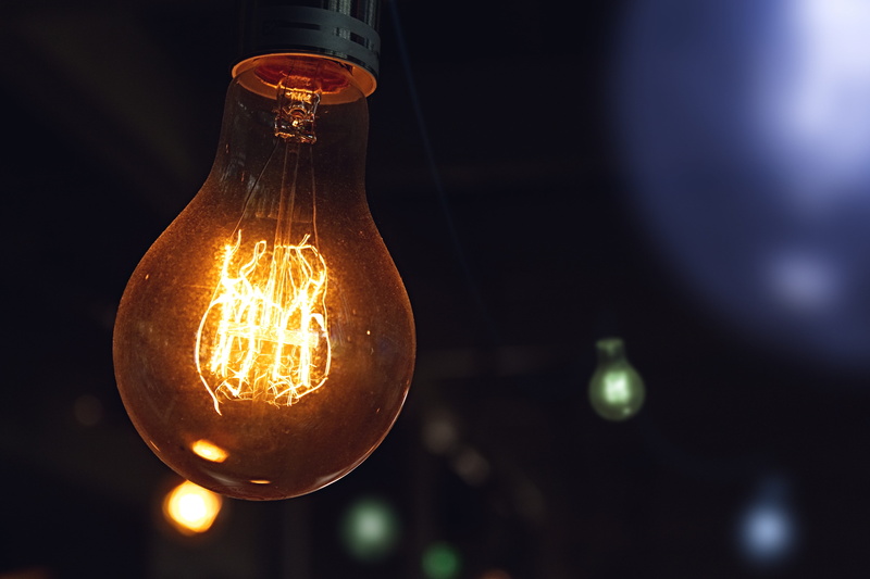 interior design, bright, no people, transparent, focus on foreground, single object, current, lights, hell, energy, glass - material, hanging, light bulb