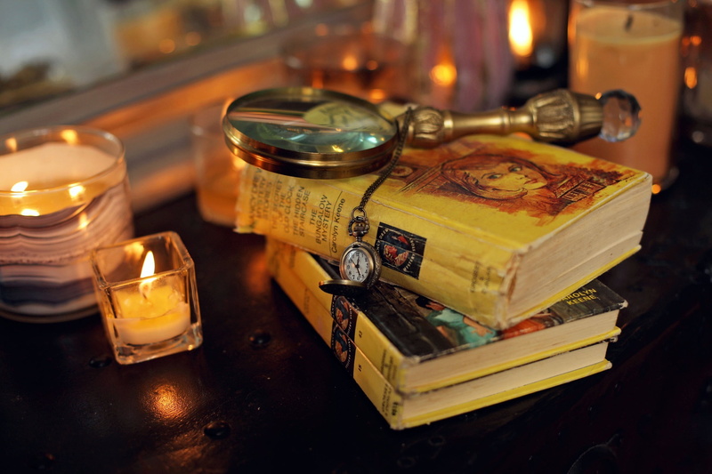 pocket watch, clock, table, magnifying glass, Books, 1080P, miscellanea, candles