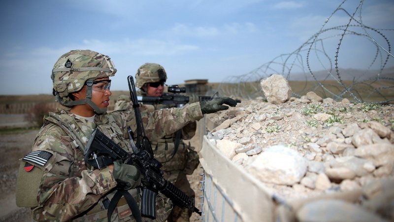 military uniform, uniform, military, protection, clothing, men, security, women, war, army, army soldier, rifle, soldier, camouflage clothing, gun, weapon