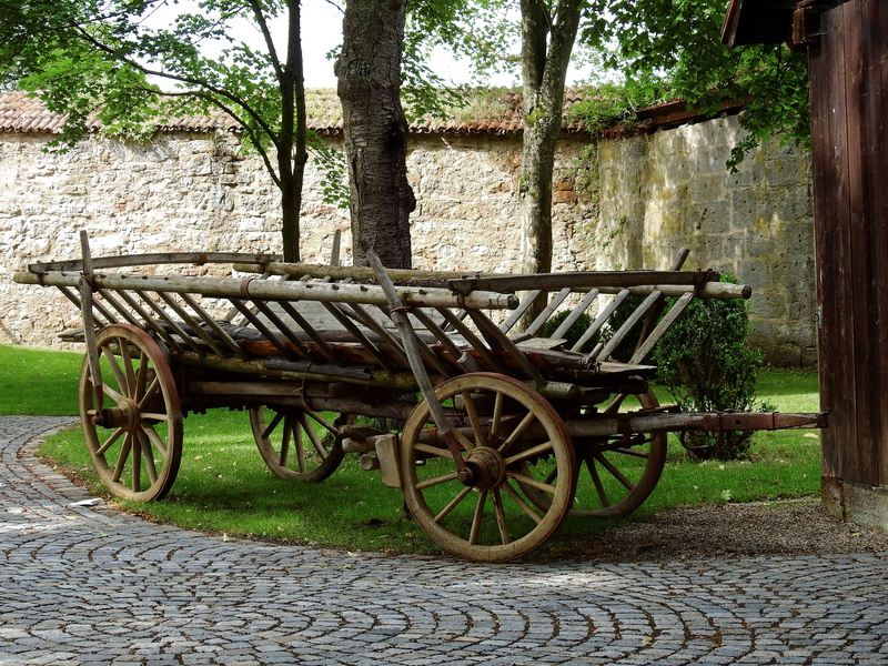growth, straw car, covered wagon, day, empty, horse, wood - material, paving stone, wagon wheel, horse cart, history, oldtimer, 4K, straw, plant, Horse Drawn Carriage