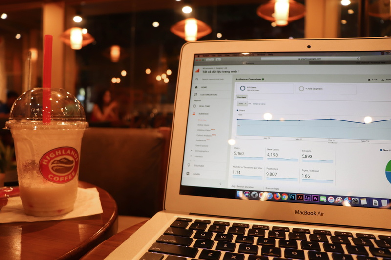 focus on foreground, macbook, internet, connection, 5K, coffee, vietnam, glass, indoors, menu, close-up, text, food and drink, wireless technology, business