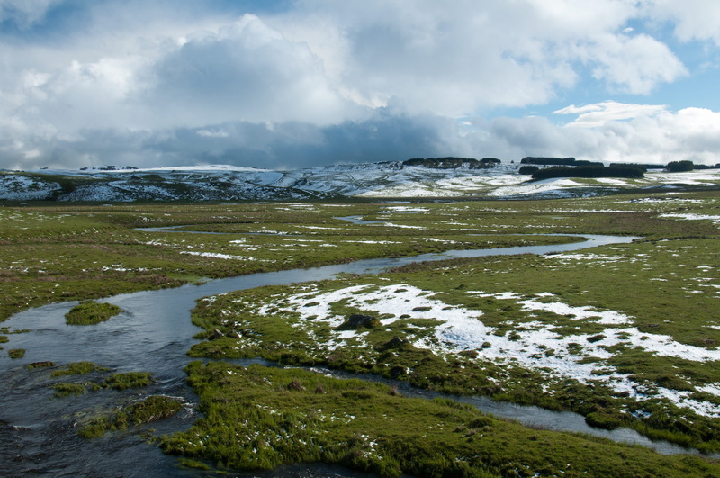 cloud - sky, winter, cold temperature, snow, 4K, spring, mountain, no people, gel, grass, power in nature, non-urban scene, mountains, water, sky, panorama