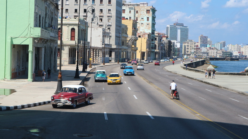 mode of transportation, oldtimer, malekon, road marking, land vehicle, outdoors, incidental people, day, caribbean, sky, architecture, on the move, 5K