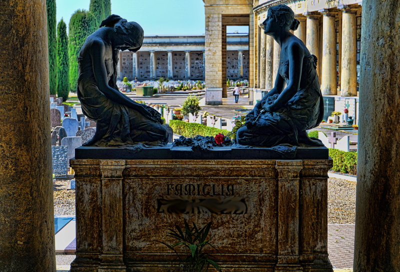 tomb, ornate, history, nature, last calm, art and craft, sitting, two, 4K, female likeness, human representation, creativity, outdoors, travel destinations