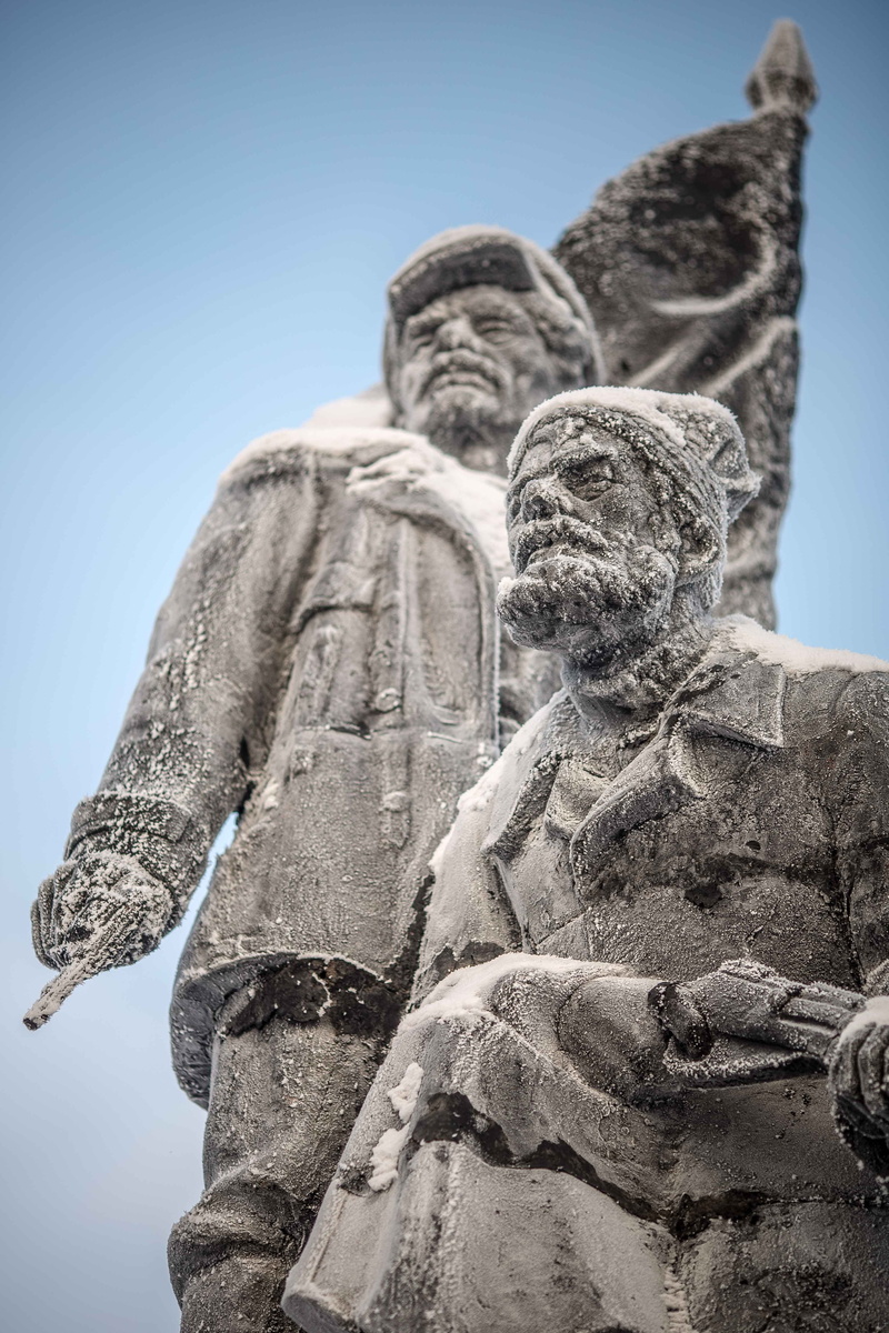 spirituality, sculpture, sky, statue, the revolutionaries, religion, 5K, the past, pedestal, day, low angle view, representation, architecture, monument