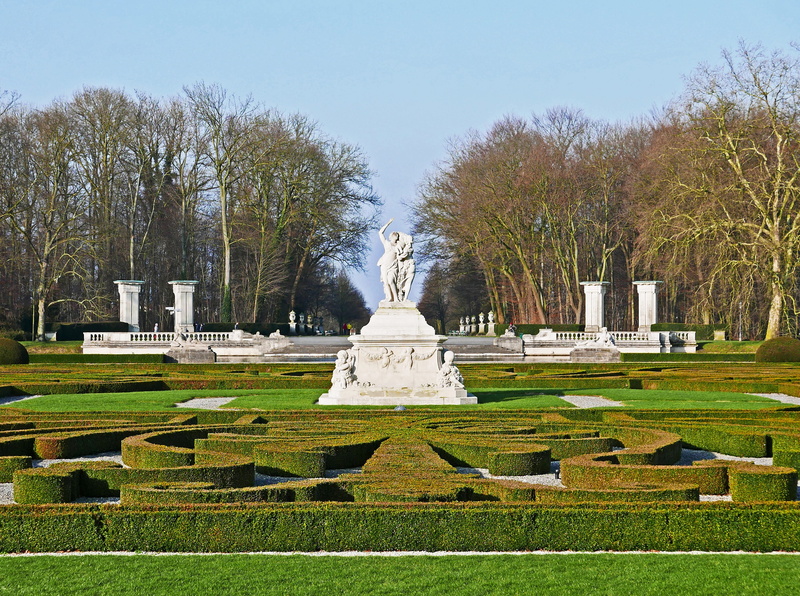cemetery, hedge, 2K, memorial, nature, female likeness, forest, grave, westfalen, art and craft, münsterland, creativity, human representation, park, outdoors