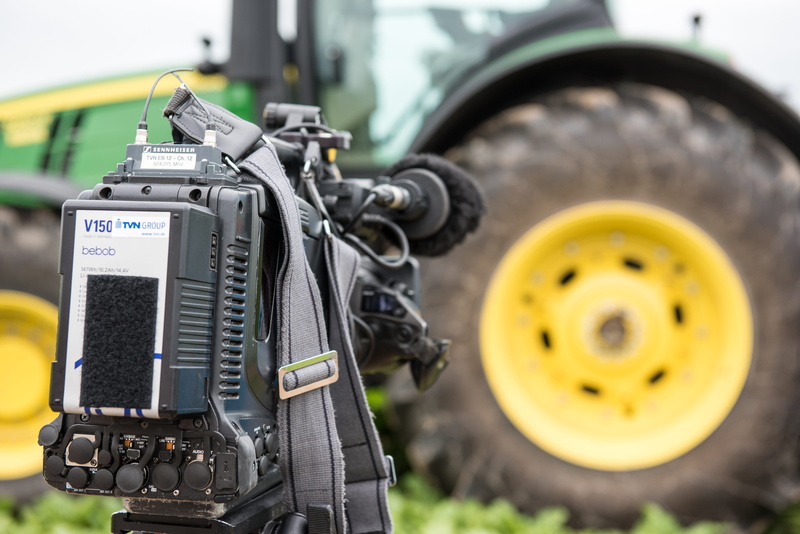 industry, education, 5K, outdoors, photography themes, tractor, journalism, day, text, equipment, agricultural machinery, landtechnik, yellow, camera