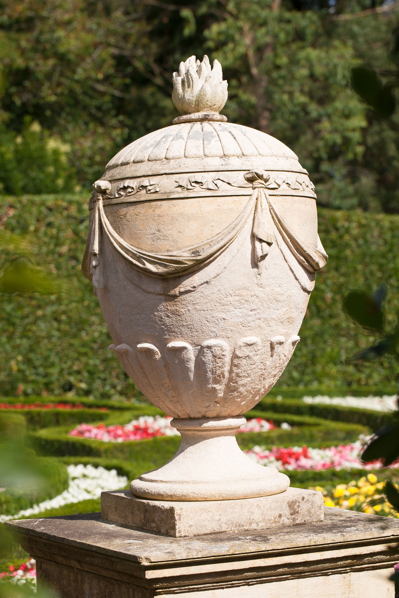 cemetery, stone material, garden, sculpture, Stone, ornament, burial ground, mourning, statue, 5K, Old Cemetery, flame, flowering plant, Historically