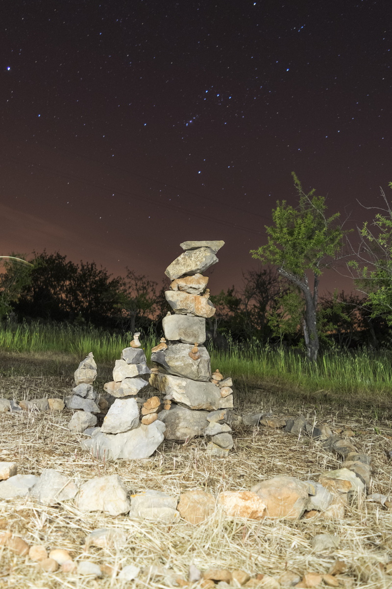 outdoors, stars, 5K, soil, crop circle, sky, tree, stack, field, plant, gravel, tranquility, star - space, slate, solid, scenics - nature, balancing, wall