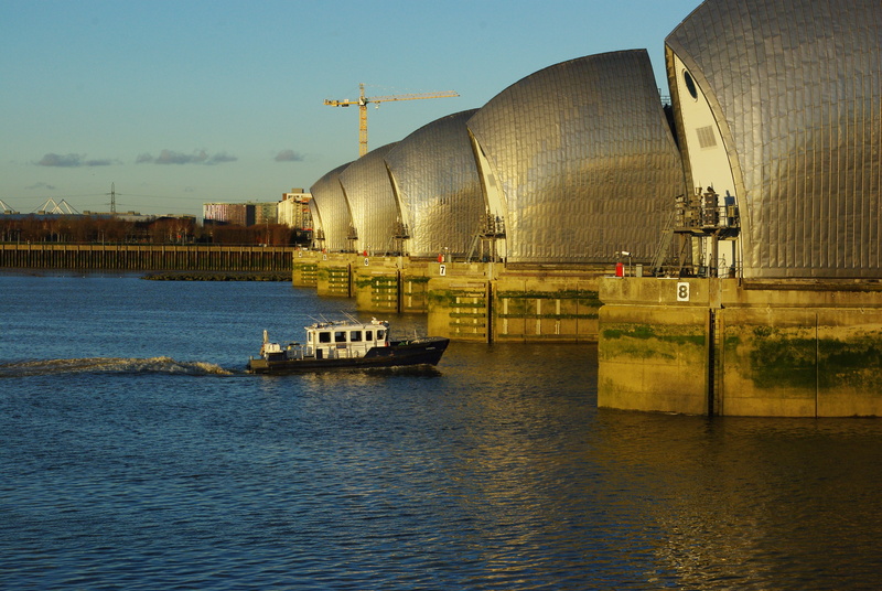 river, waterfront, sea, sky, outdoors, transportation, barrier, landmark, passenger craft, 4K, thames, architecture, engineering, water, nautical vessel