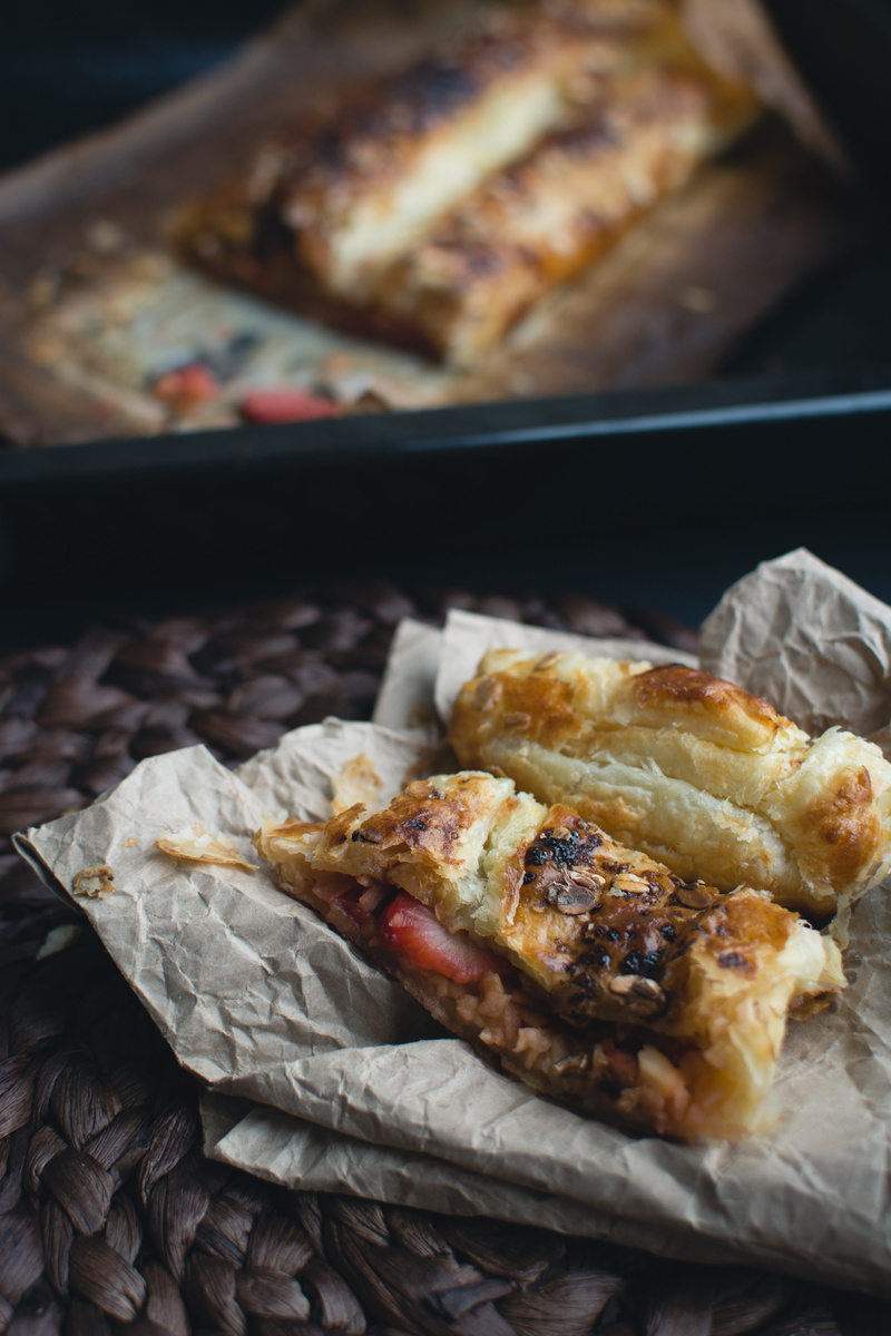 sweet, gourmet, freshness, paper, grilled, still life, cooked, temptation, apple Strudel, bread, pastry, table, 5K, studio shot, baked, close-up, dessert