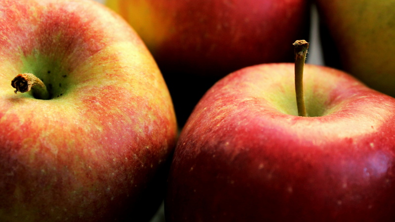 snack, cooking, 5K, live, fruit, light, ripe, still life, healthy eating, studio shot, juicy, cultivation, apple - fruit, buy, red, wellbeing, frisch