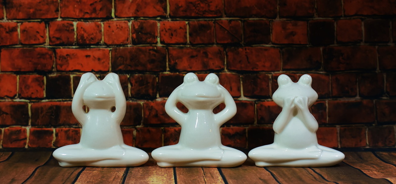 wall - building feature, in a row, not hear, wood - material, white, retail, craft, variation, still life, side by side, porcelain, brick, frogs, white color