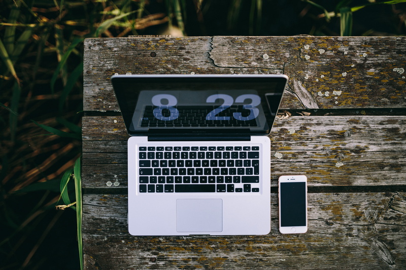 phone, 5K, smart phone, lake, computer, workspace, laptop, day, communication, lakeevening, western script, wood - material, workplace, internet, technology