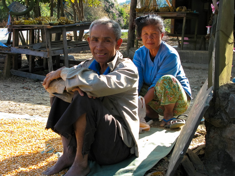Old, two people, adult, lao people, emotion, front view, leisure activity, happiness, couple, 4K, color Image, males, people, only men, sunlight, looking at camera