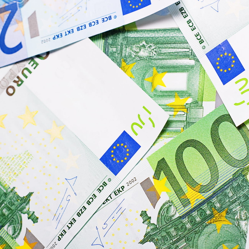buy, crisis, banknotes, indoors, euro, business, 100, cash, investment, consumerism, corporate business, paper currency, 720P, wealth, savings, currency