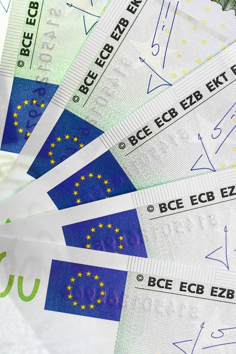 trading, making money, bunch, backgrounds, paper, number, blue, close-up, economy, euros, euro, full frame, banking, currency, global finance, savings