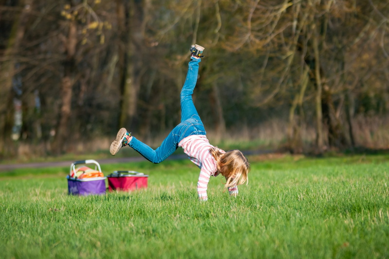 real people, meadow, lifestyles, plant, left out, leisure activity, people, nature, human arm, land, child, day, funny, tree, casual clothing, play, full length