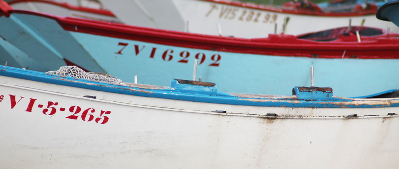 barca, mode of transportation, western script, sea, text, ship, moored, passenger craft, close-up, anchored, day, communication, blue, travel, number, nature