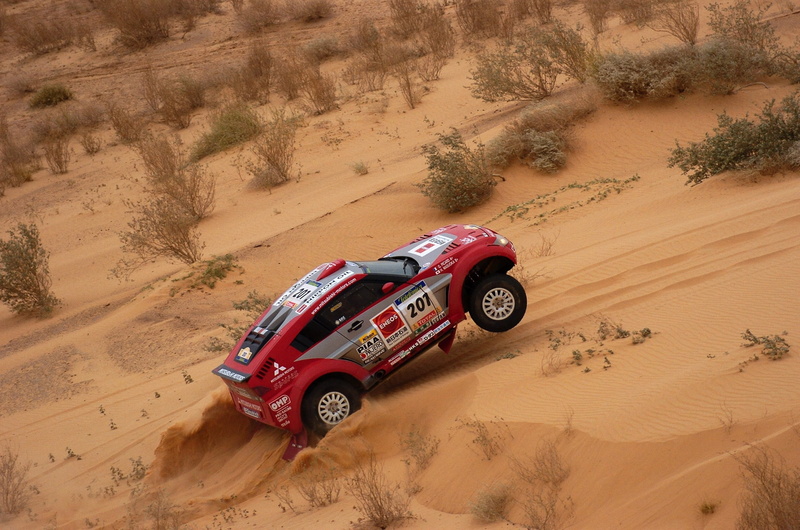 sunlight, dust, nature, Dakar, sand dune, landscape, no people, land, arid climate, 2K, Rally, climate, off-road vehicle, Sand, land vehicle, Mitsubishi