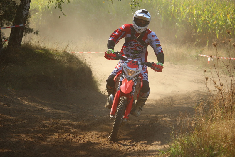 Enduro, Motorsport, extreme Sports, biker, mode of transportation, dirt Road, sports helmet, racing, full length, motorcycle Racing, nature, race, helmet