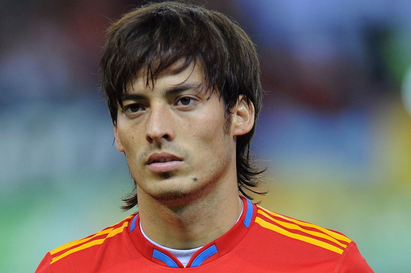athlete, spain david silva, adult, one person, soccer player, soccer uniform, young adult, teenager, portrait, serious, looking at camera, day, team sport