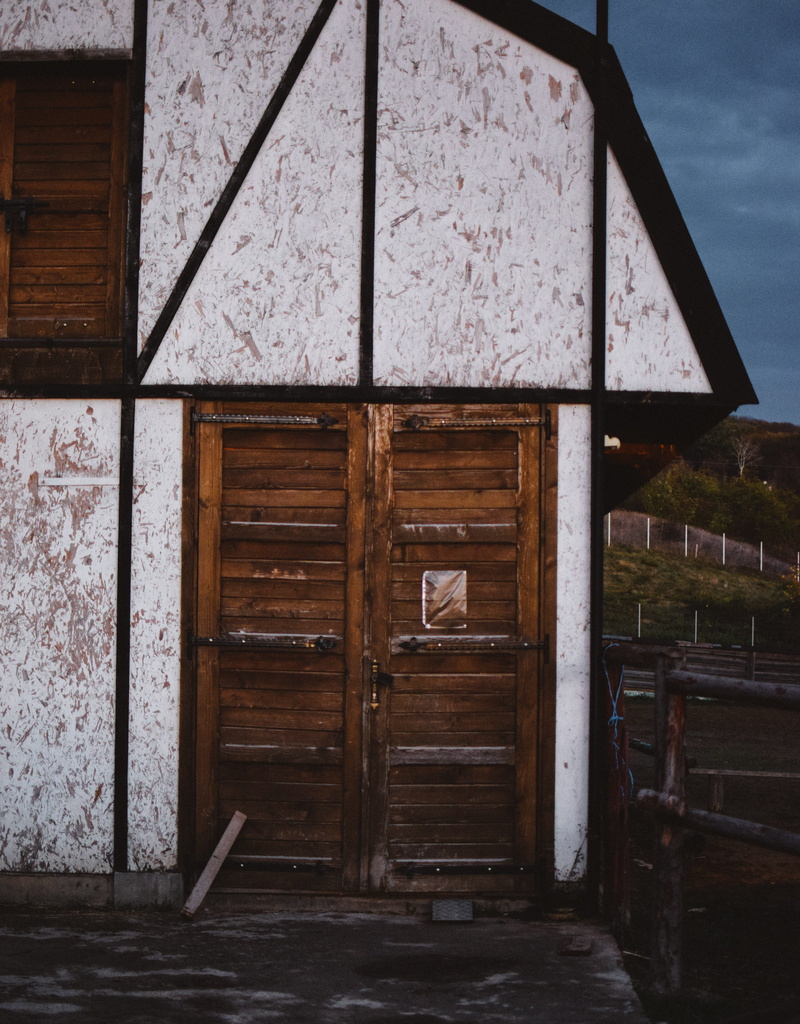 door, forest, riding, protection, safety, nature, closed, dors, security, building exterior, built structure, outdoors, autumn, architecture, house, 4K