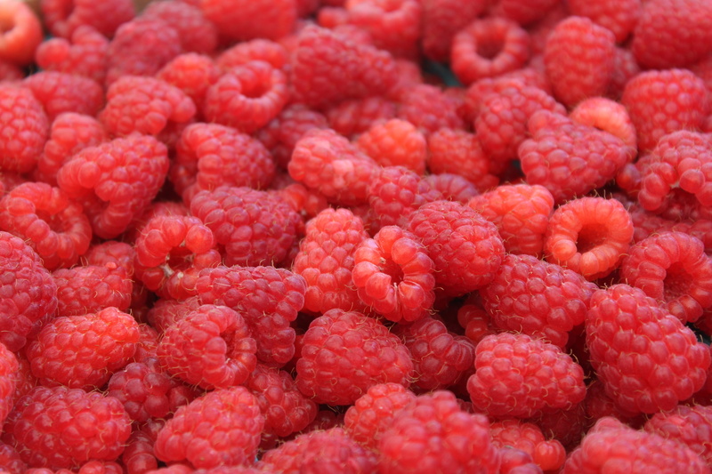 berry fruit, raw, healthy eating, freshness, backgrounds, large group of objects, strawberry, for sale, ingredient, no people, diet, lychee, red, market