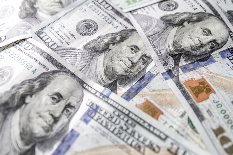 s, dollar sign, dollars, u, backgrounds, banking, cash, 100, exchange rate, 5K, selective focus, financial, savings, money, hundred, finance, paper, wealth