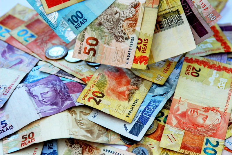 image of money, currency, real brazil, business, 100 real, real, economy, 5K, values, large group of objects, number, choice, five real, savings, Ballots