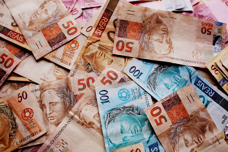real, representation, image of money, brazil, large group of objects, paper currency, choice, business, close-up, finance, financial item, no people, number