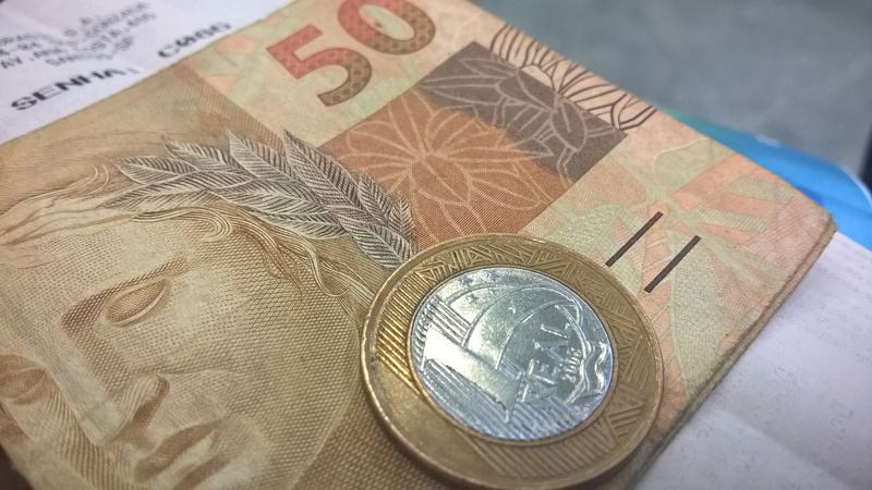 human representation, indoors, investiment, brasil, real, business finance and industry, finance and economy, extreme close-up, representation, high angle view